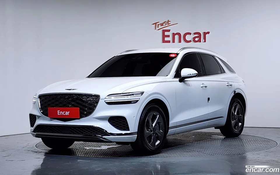 Genesis GV70 2.5T AWD 2024 — photo 1, buy with delivery to Moscow
