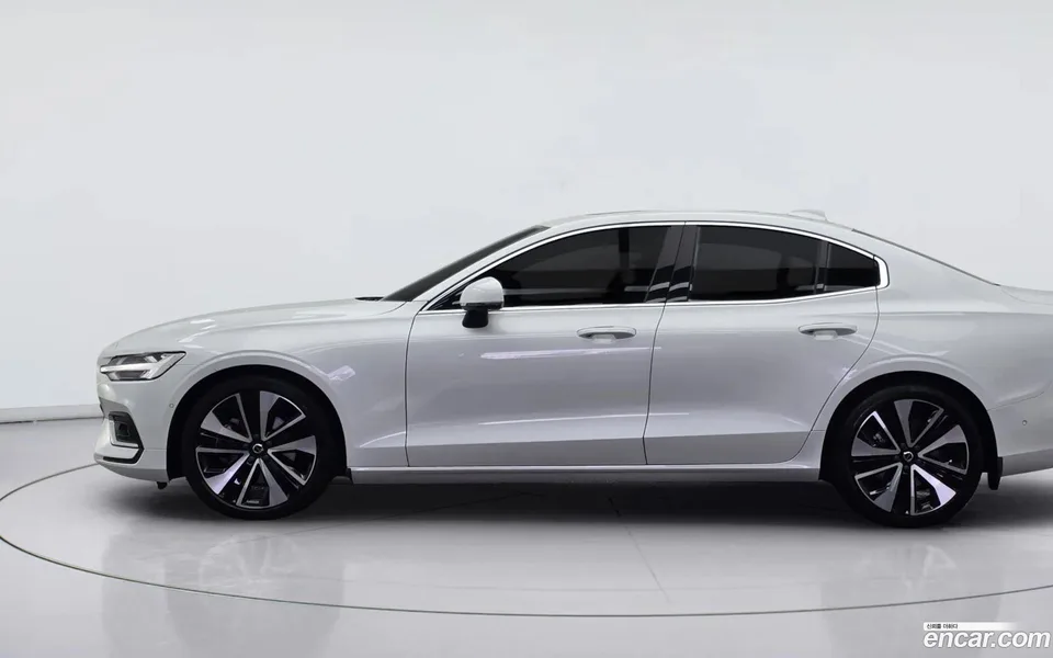 Volvo S60 B5 2024 — thumbnail 4