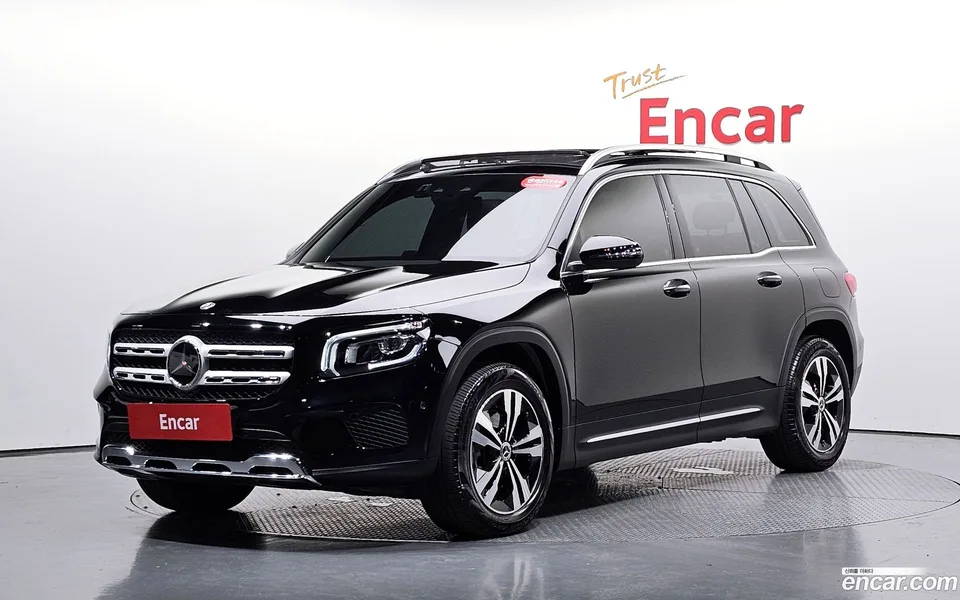 Mercedes-Benz GLB-Class GLB200 d 2023 — photo 1, buy with delivery to Moscow
