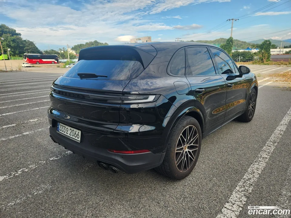Porsche Cayenne 3.0 2024 — thumbnail 4