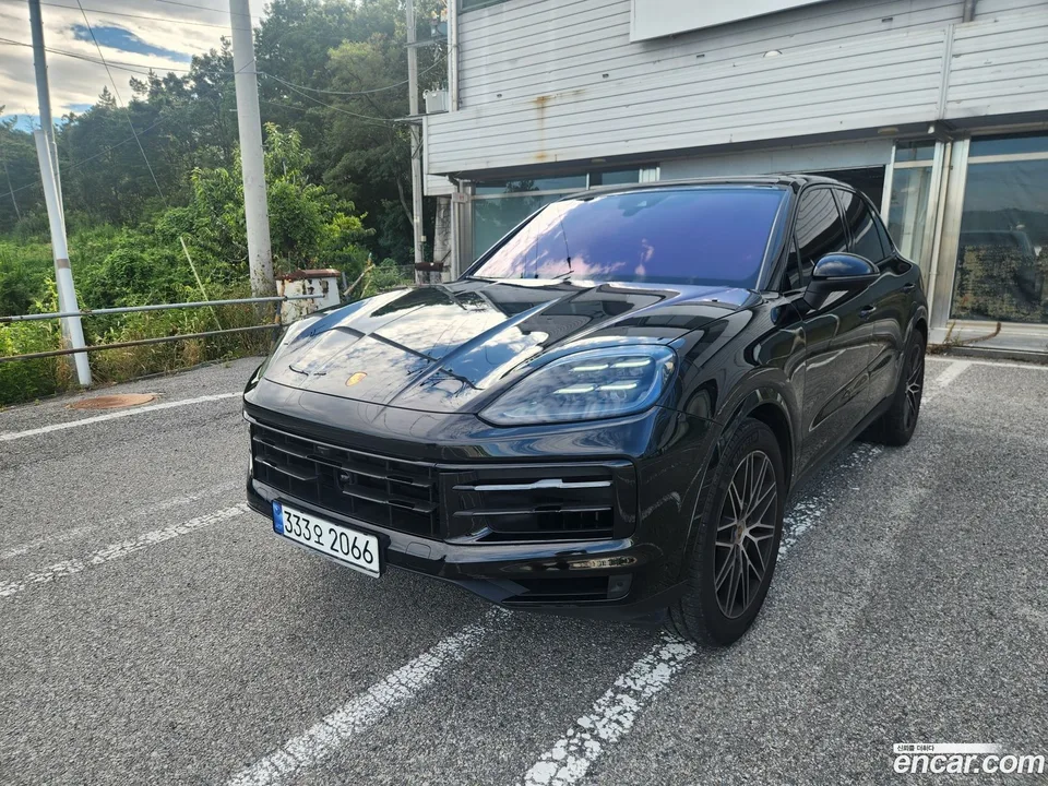 Porsche Cayenne 3.0 2024 — photo 1, buy with delivery to Moscow
