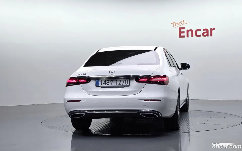 Mercedes-Benz E-Class E250 2022 — thumbnail 4