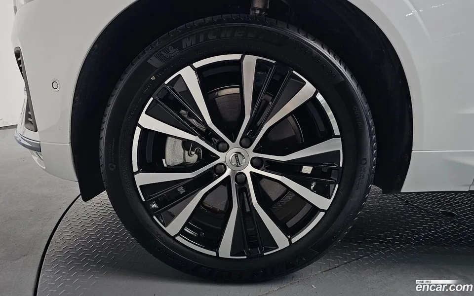 Volvo XC60 B6 2024 — thumbnail 2