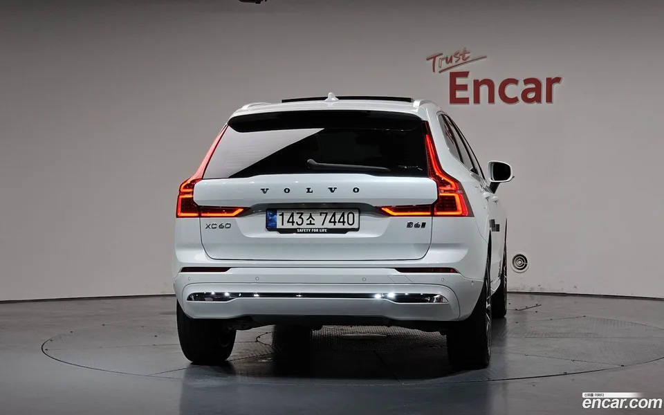 Volvo XC60 B6 2024 — thumbnail 4