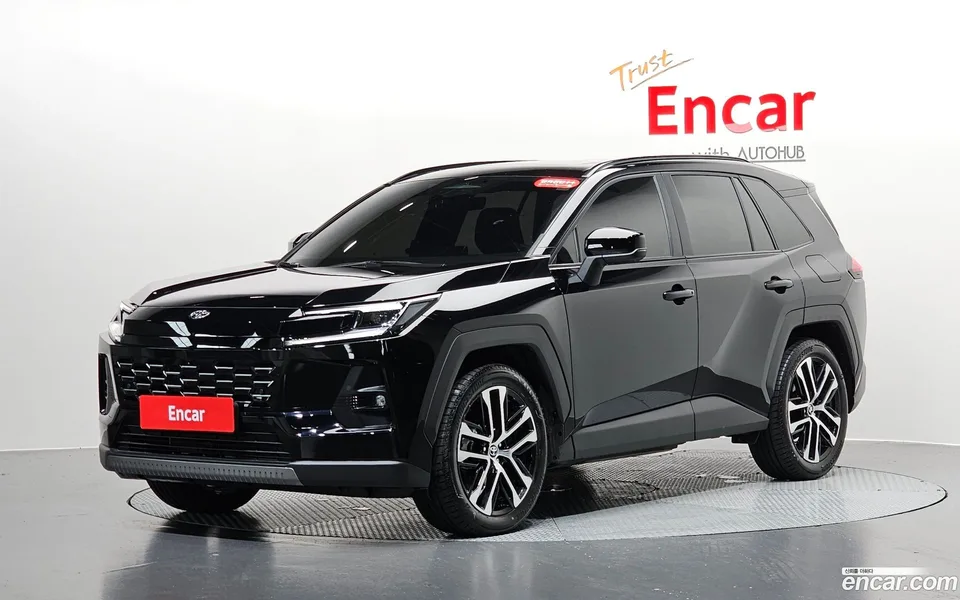Toyota RAV4 6 2.5 HEV 4WD 2026 — photo 1, buy with delivery to Moscow