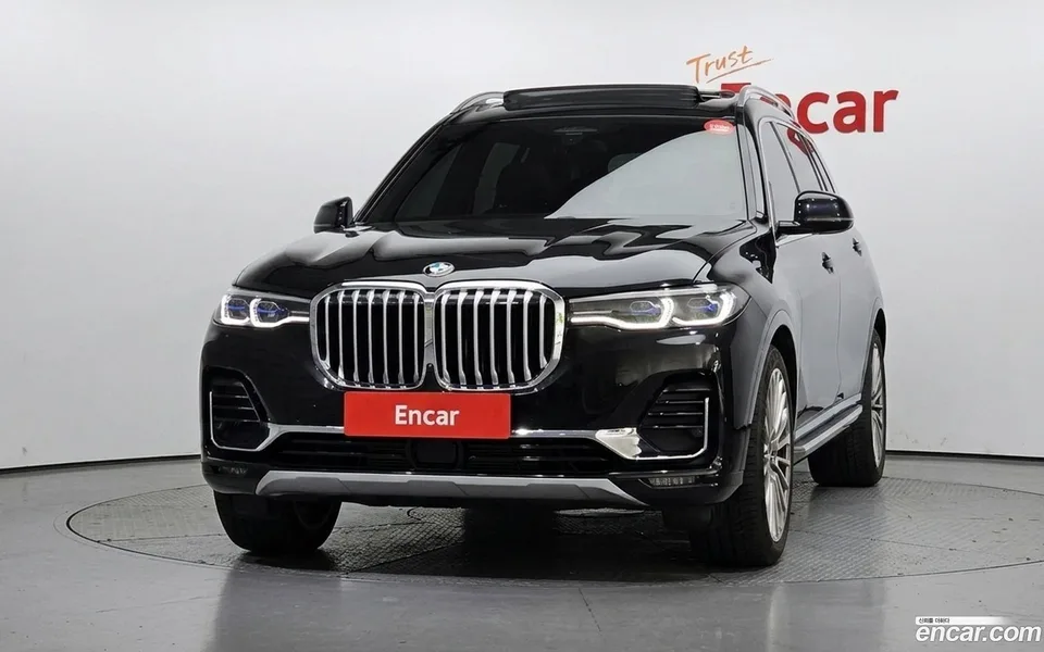 BMW X7 xDrive 40i 7 2022 — thumbnail 3