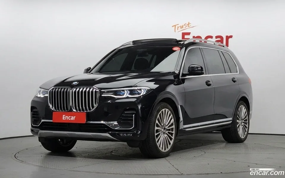 BMW X7 xDrive 40i 7 2022 — photo 1, buy with delivery to Moscow