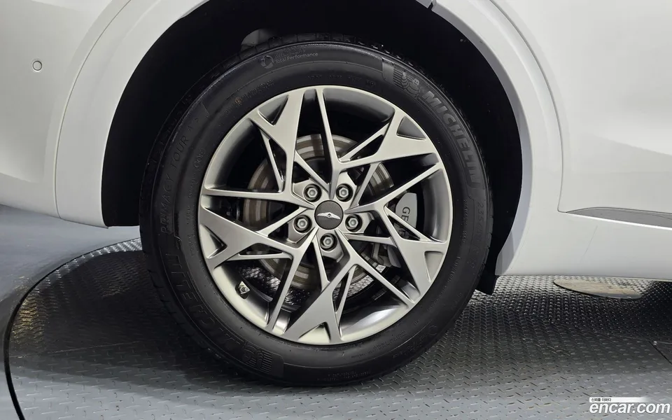 Genesis GV70 2.5T 2WD 2023 — thumbnail 2