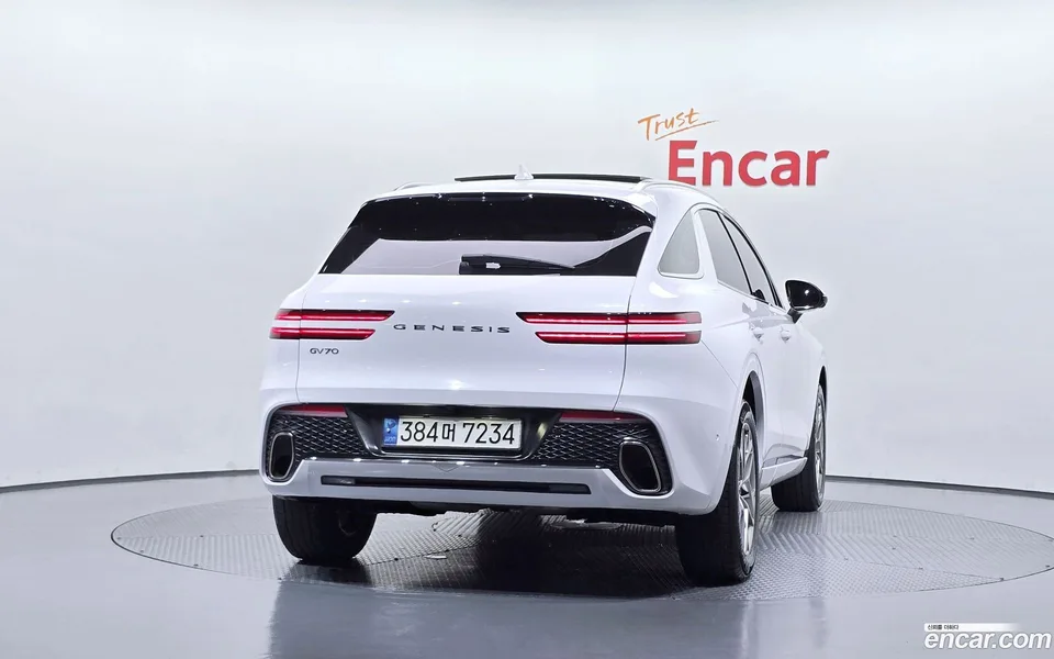 Genesis GV70 2.5T 2WD 2023 — thumbnail 4