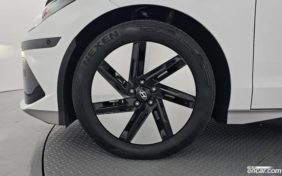 Hyundai Ioniq 6 2023 — thumbnail 2