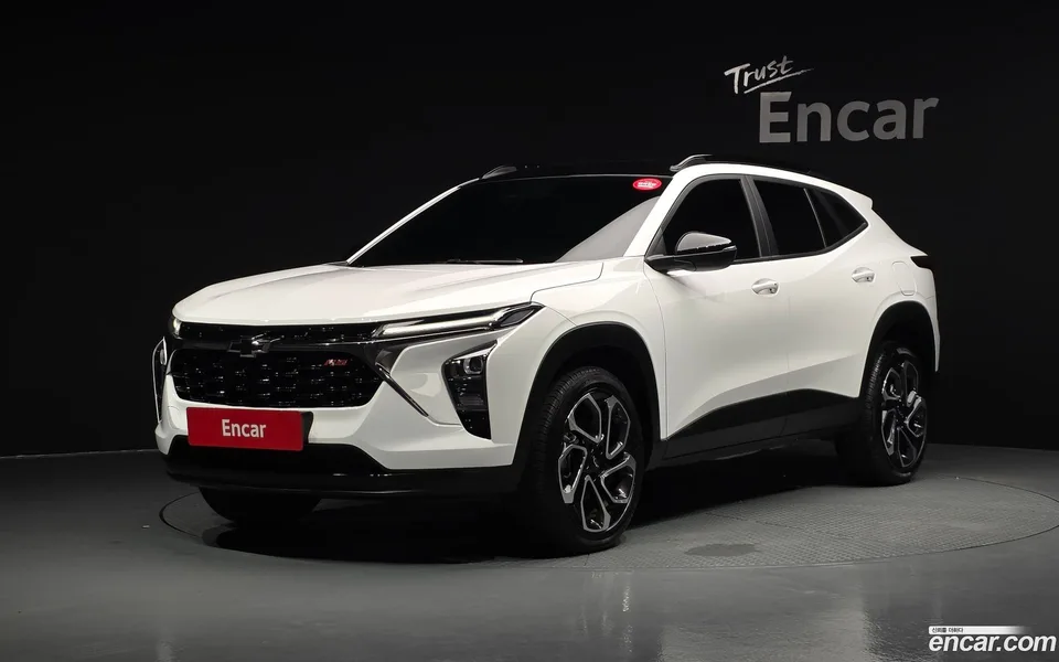 Chevrolet Trax Crossover 1.2 RS 2024 — photo 1, buy with delivery to Moscow