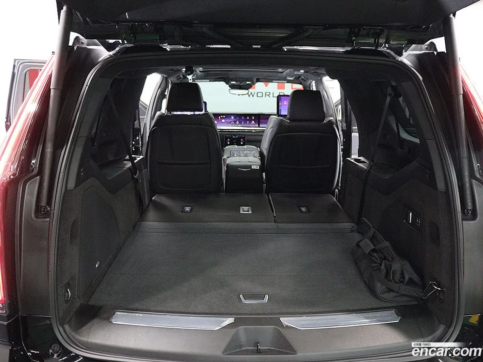 Cadillac Escalade 6.2 ESV 2025 — thumbnail 2
