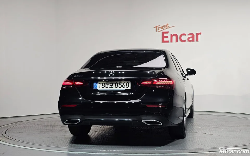 Mercedes-Benz E-Class E250 AMG Line 2023 — thumbnail 4