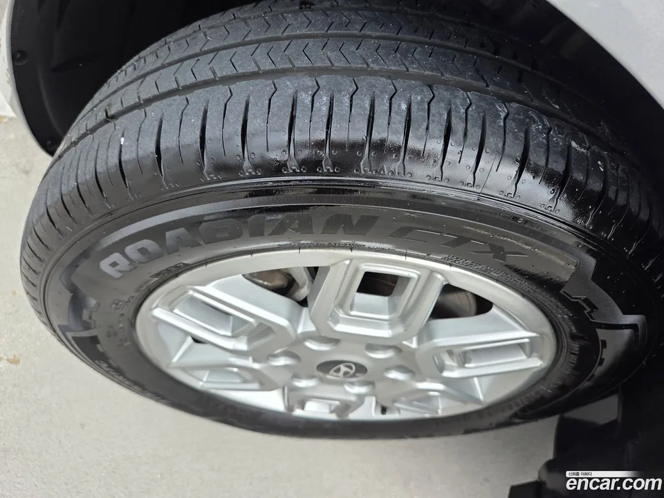 Hyundai Staria L3.5 5 2025 — thumbnail 2