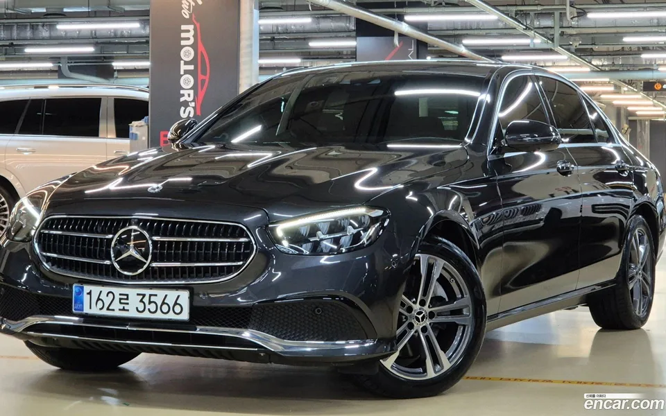 Mercedes-Benz E-Class 2023