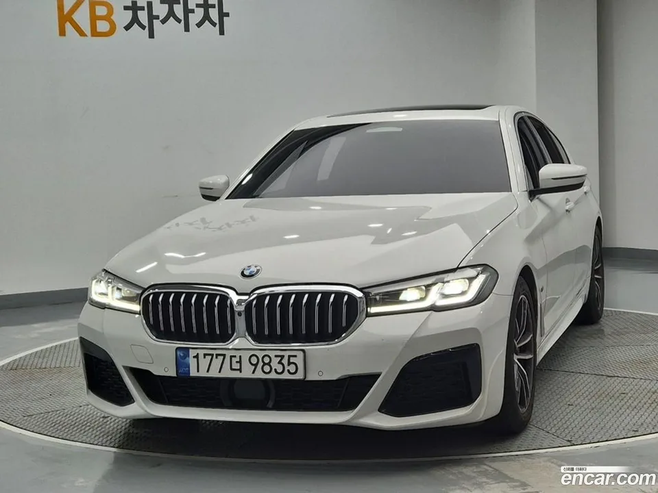 BMW 5 Series 520i M 2023 — photo 1, buy with delivery to Moscow