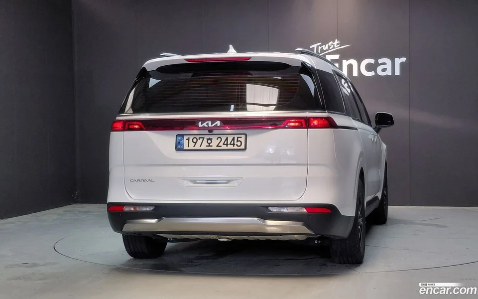 Kia Carnival 9 2022 — thumbnail 4
