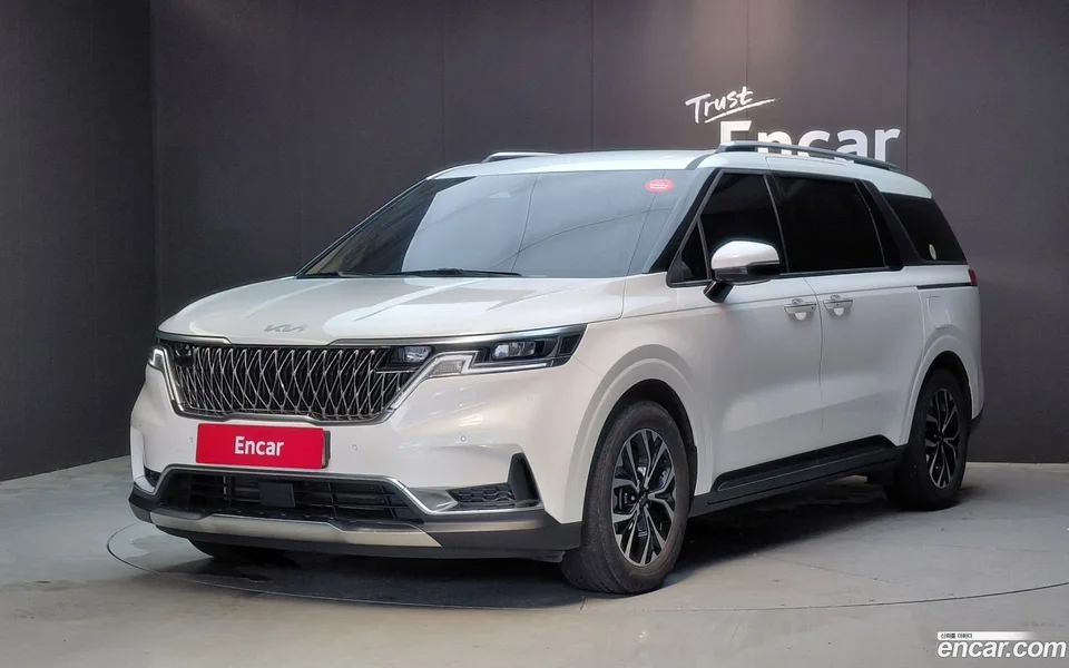 Kia Carnival 9 2022 — photo 1, buy with delivery to Moscow