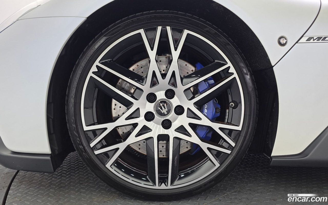 Maserati MC20 2023 — 5