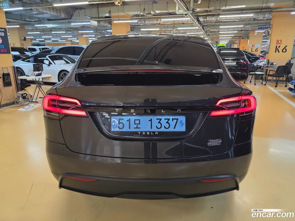 Tesla Model X 2024 — thumbnail 4