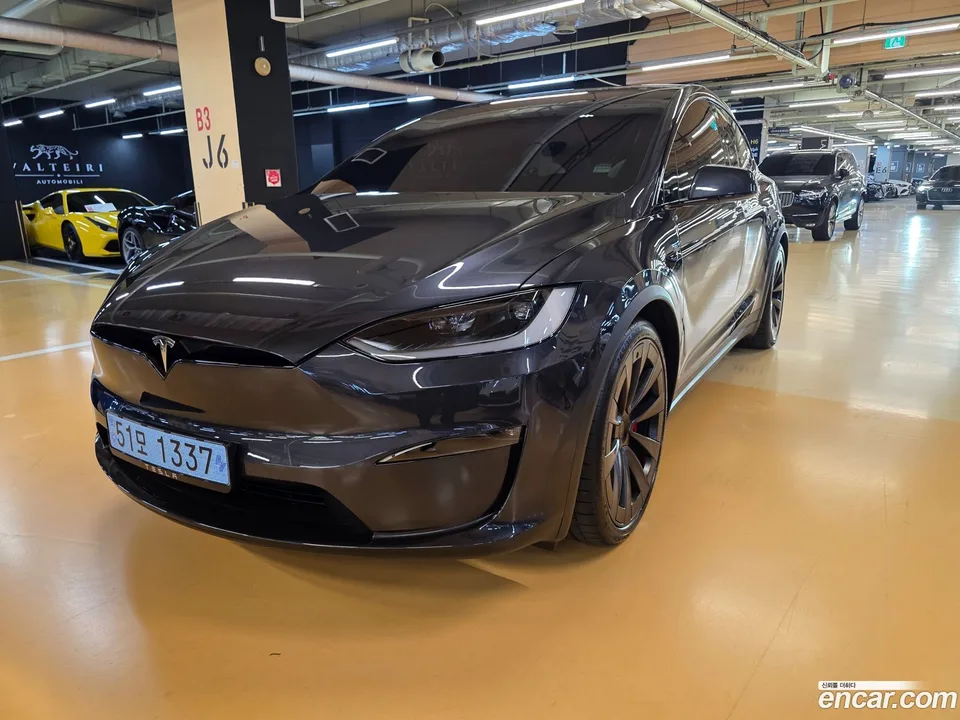 Tesla Model X 2024 — photo 1, buy with delivery to Moscow