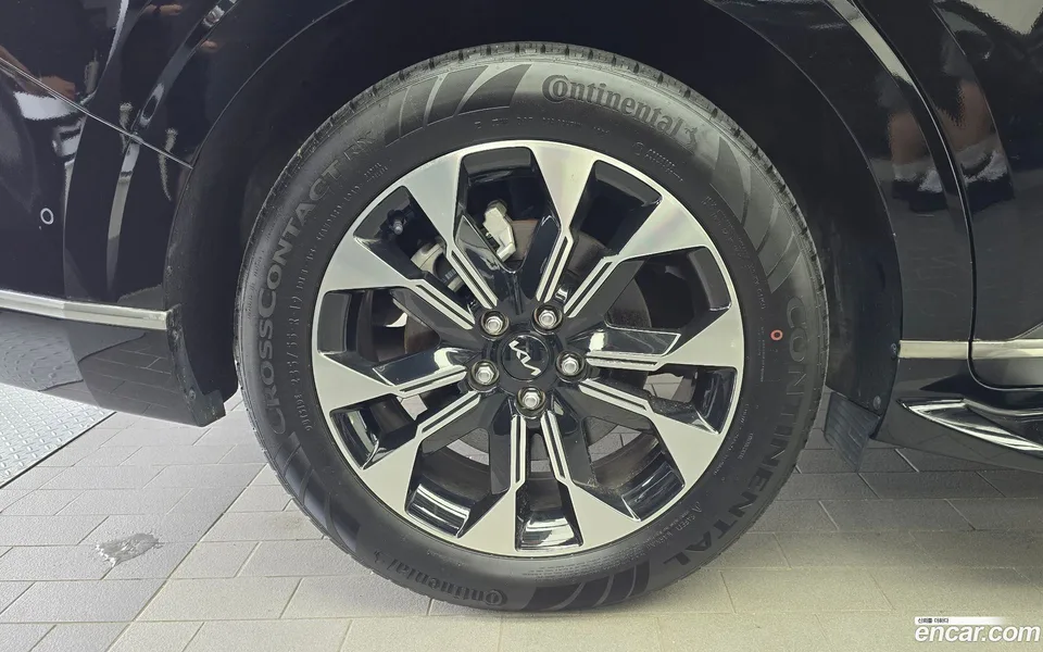 Kia Carnival 9 2023 — thumbnail 2