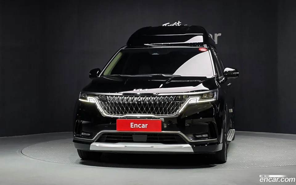 Kia Carnival 9 2023 — thumbnail 3
