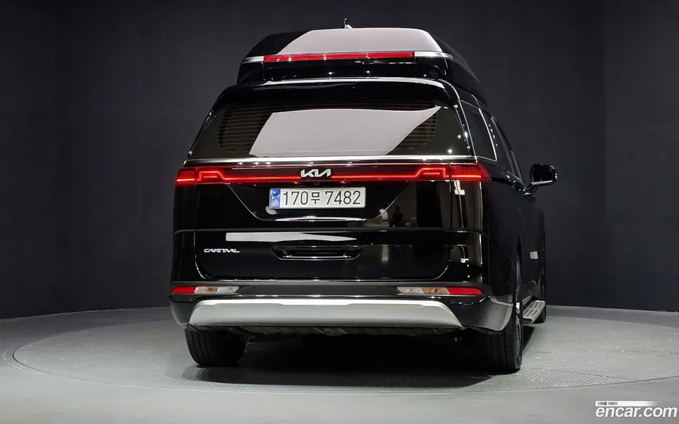 Kia Carnival 9 2023 — thumbnail 4