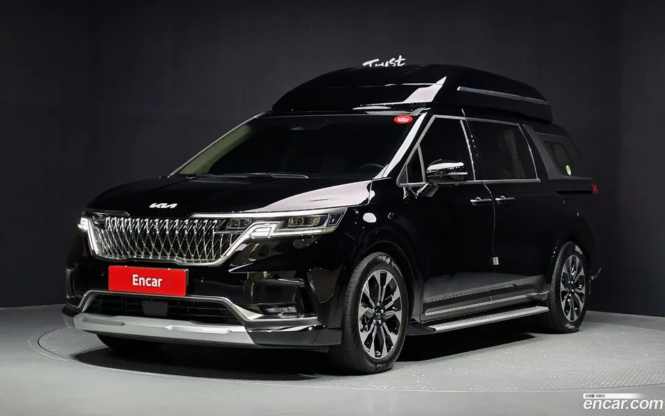 Kia Carnival 9 2023 — photo 1, buy with delivery to Moscow