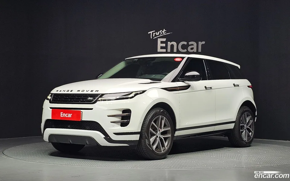 Land Rover Range Rover Evoque P250 SE 2025 — photo 1, buy with delivery to Moscow