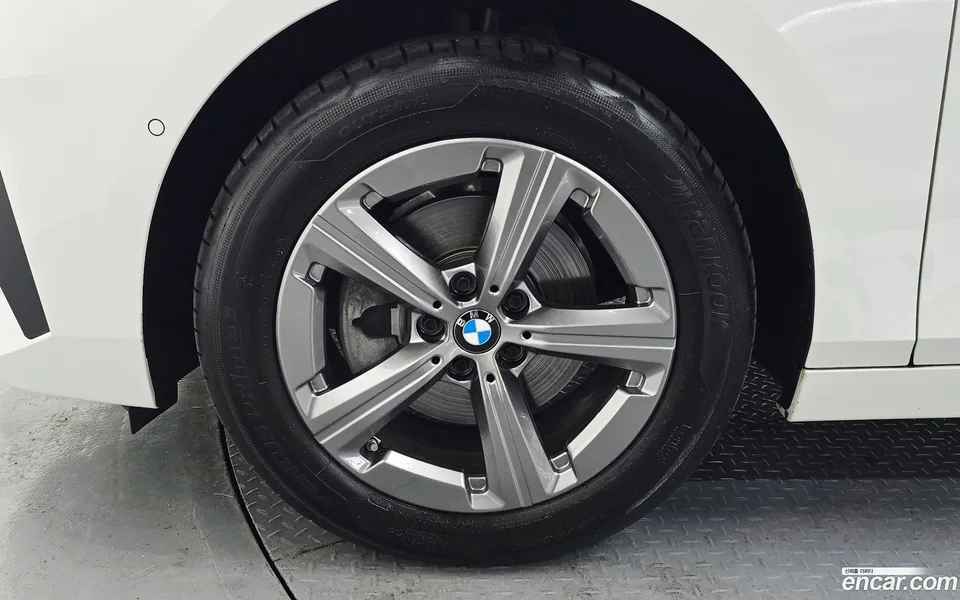 BMW 2 Series Active Tourer 220i 2025 — миниатюра 2