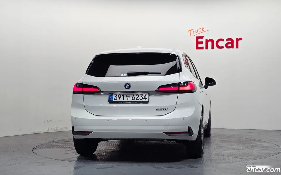 BMW 2 Series Active Tourer 220i 2025 — миниатюра 4