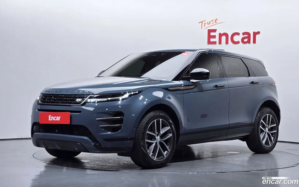 Land Rover Range Rover Evoque P250 SE 2024 — photo 1, buy with delivery to Moscow