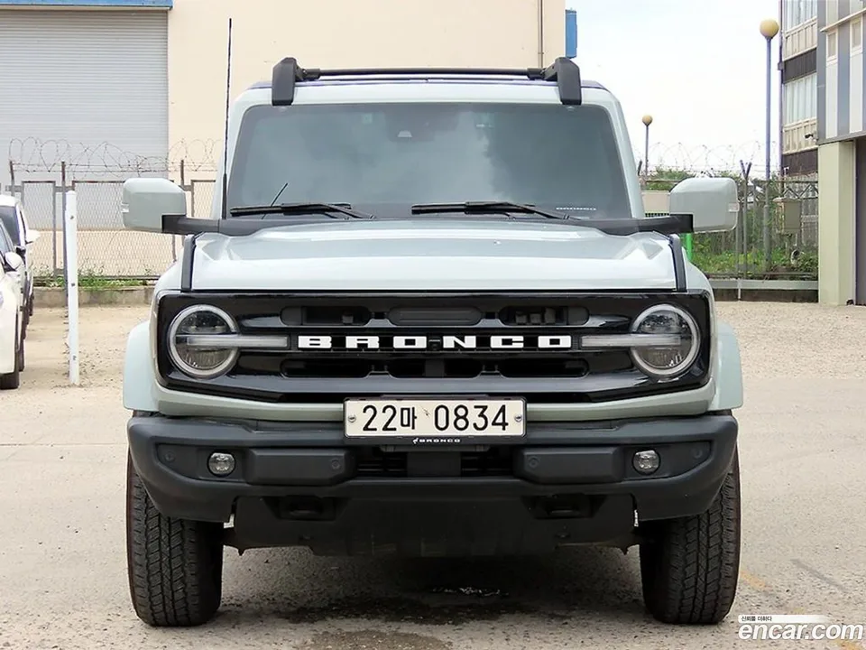 Ford Bronco 2.7 2023 — фото 1, купить с доставкой в Москву