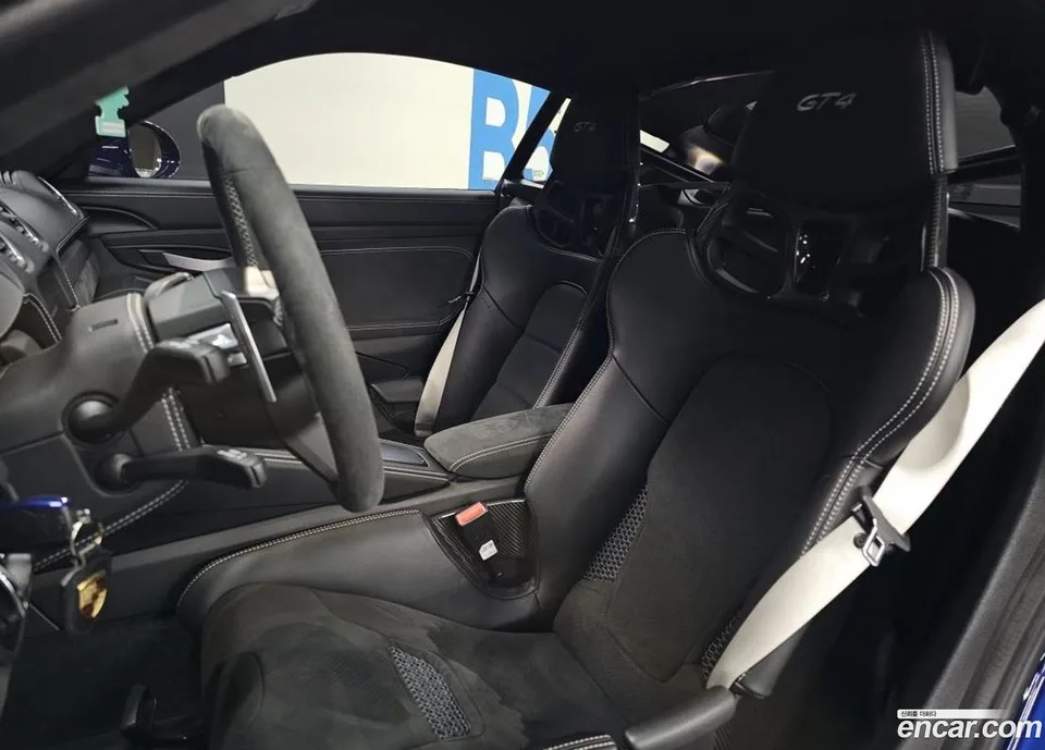 Porsche 718 Cayman 4.0 GT4 2023 — thumbnail 4