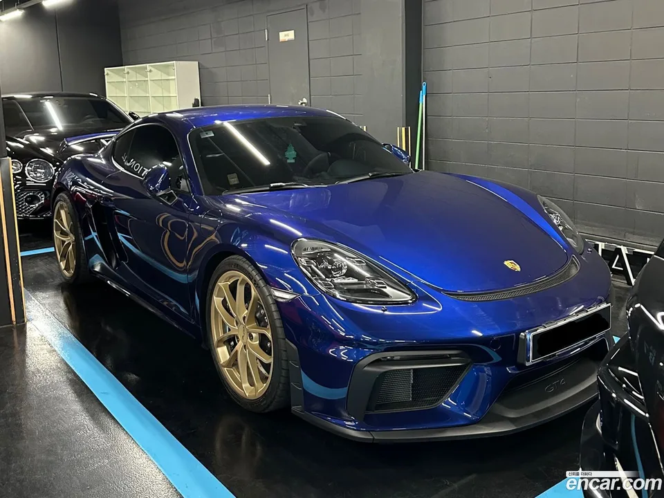 Porsche 718 Cayman 4.0 GT4 2023 — photo 1, buy with delivery to Moscow