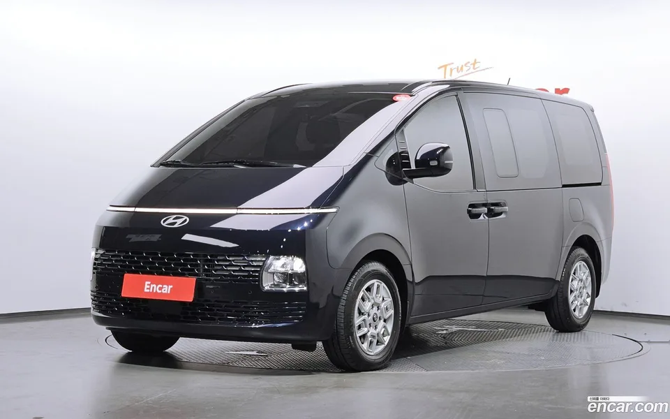 Hyundai Staria HEV 1.6 5 2024 — photo 1, buy with delivery to Moscow