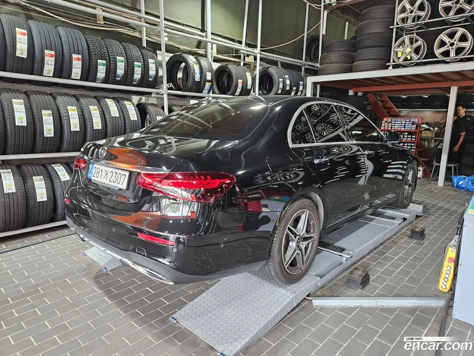 Mercedes-Benz E-Class E250 AMG Line 2022 — thumbnail 3