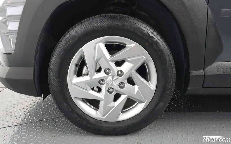 Hyundai Kona 1.6 2WD 2024 — thumbnail 2