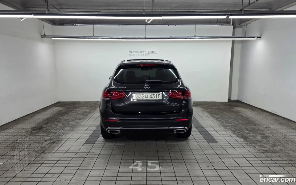 Mercedes-Benz GLC-Class GLC300e 4MATIC 2022 — thumbnail 4