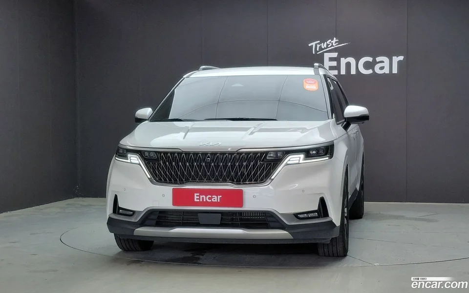 Kia Carnival 9 2023 — thumbnail 3