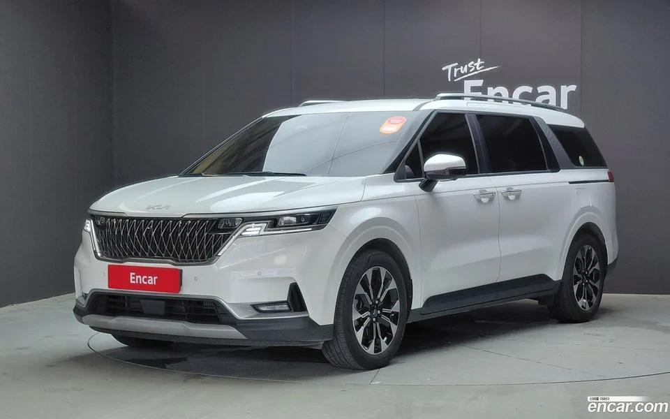 Kia Carnival 9 2023 — photo 1, buy with delivery to Moscow