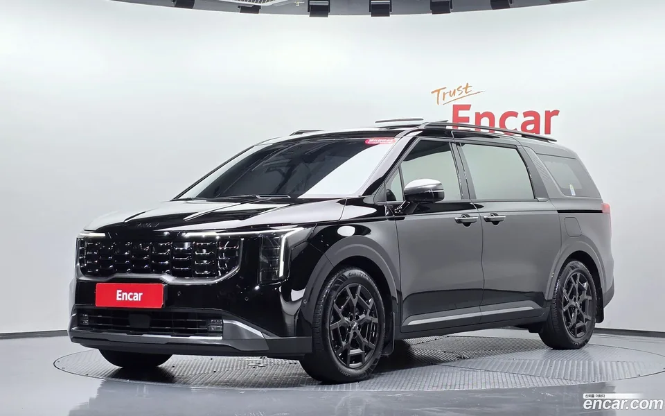 Kia Carnival 7 2024 — photo 1, buy with delivery to Moscow