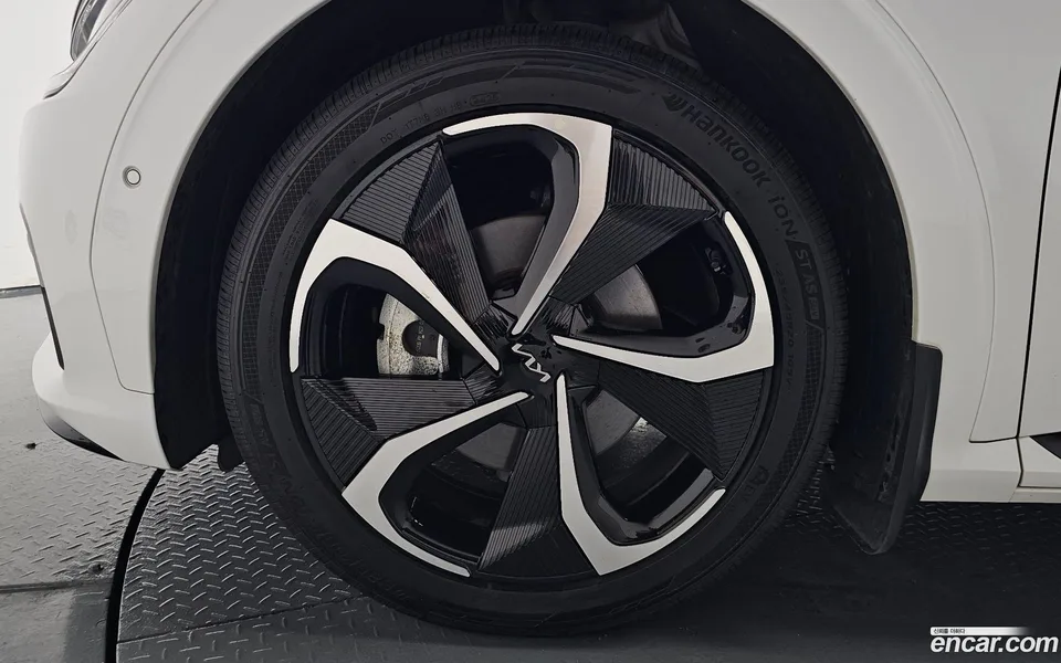 Kia EV6 4WD 2023 — thumbnail 5