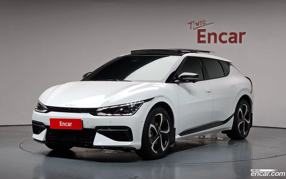 Kia EV6 4WD 2023 — photo 1, buy with delivery to Moscow