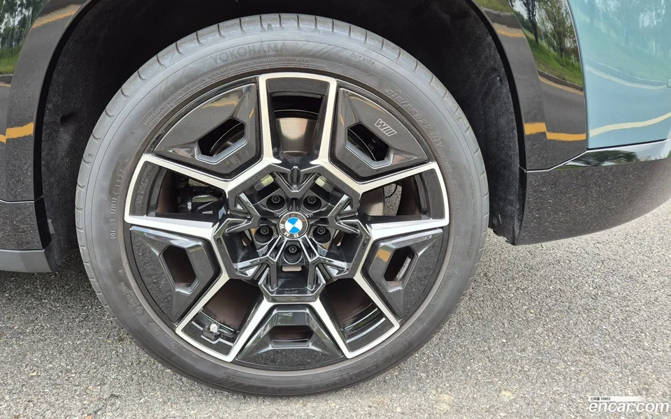 BMW XM 4.4 2025 — thumbnail 5