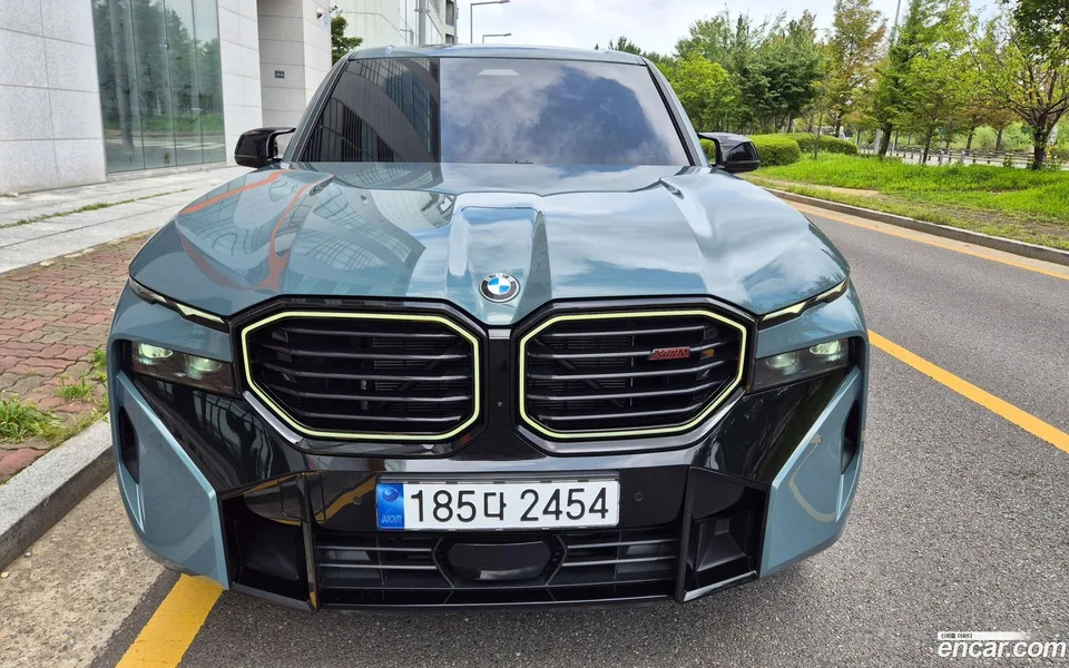 BMW XM 4.4 2025 — photo 1, buy with delivery to Moscow