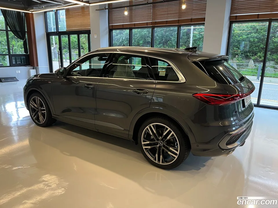 Audi Q5 (80A) 40 TDI S Line 2026 — thumbnail 4