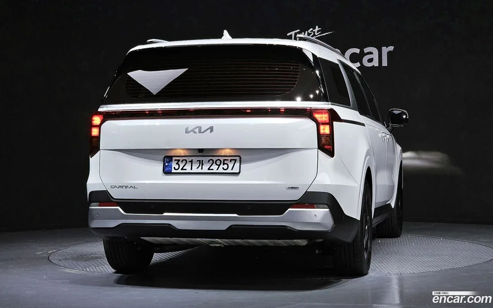 Kia Carnival HEV 9 2025 — миниатюра 4