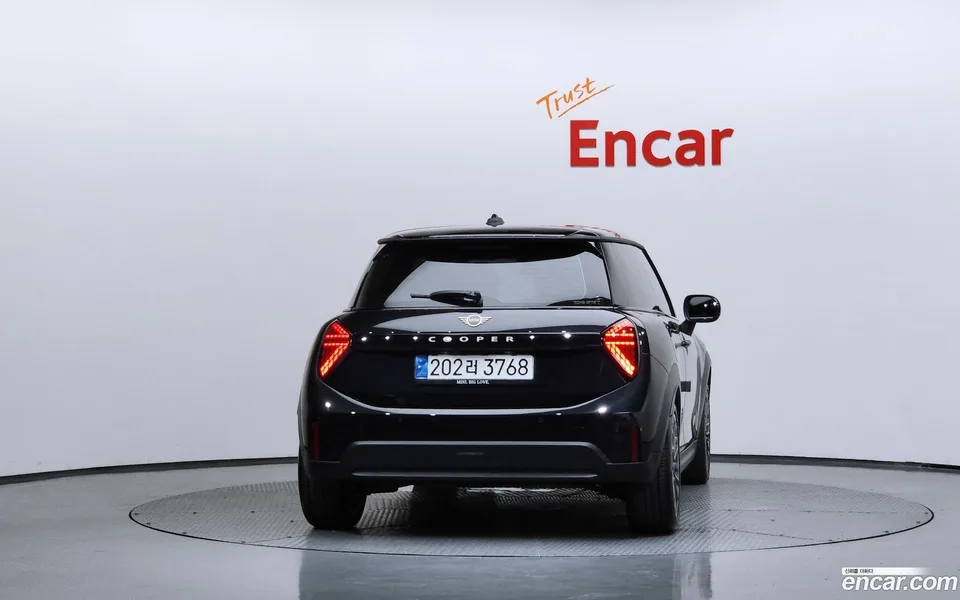 MINI Cooper C 2024 — thumbnail 4